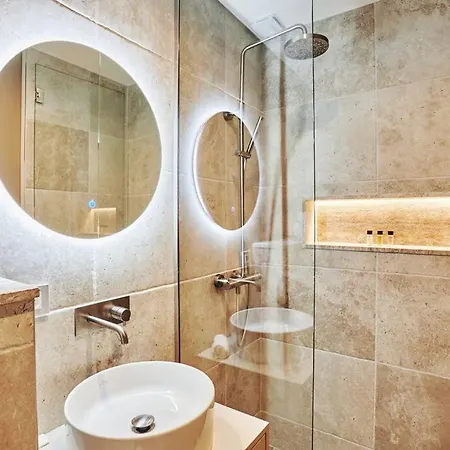 Calanque, Villa Saint-Tropez