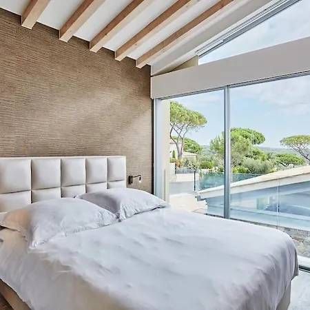 Villa Calanque, *